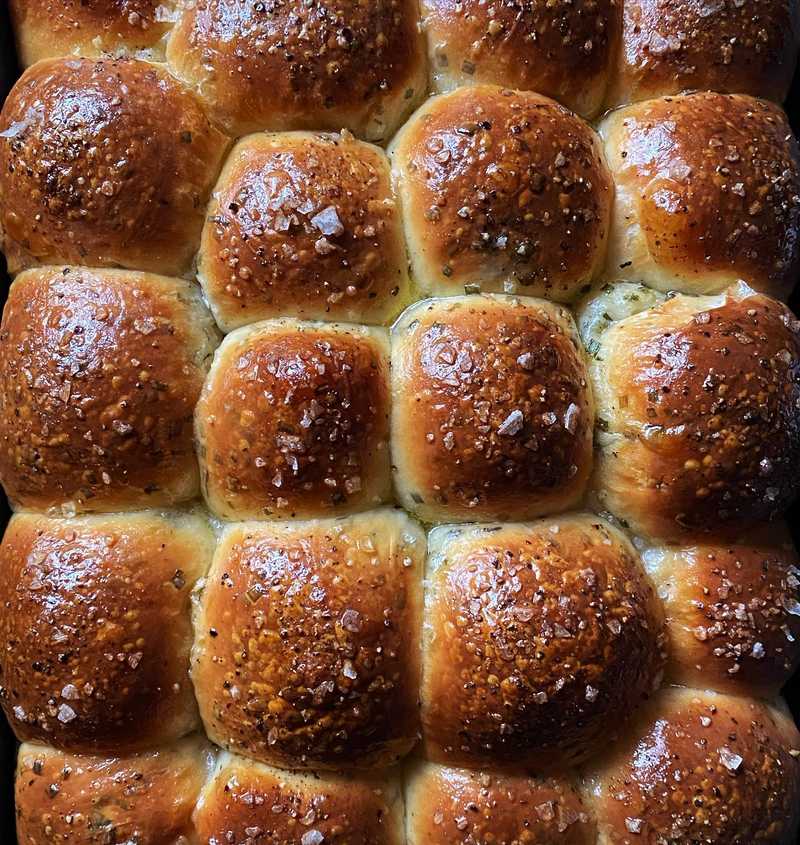 was it really Thanksgiving if you didn’t eat your weight in dinner rolls?

sour cream and chive edition