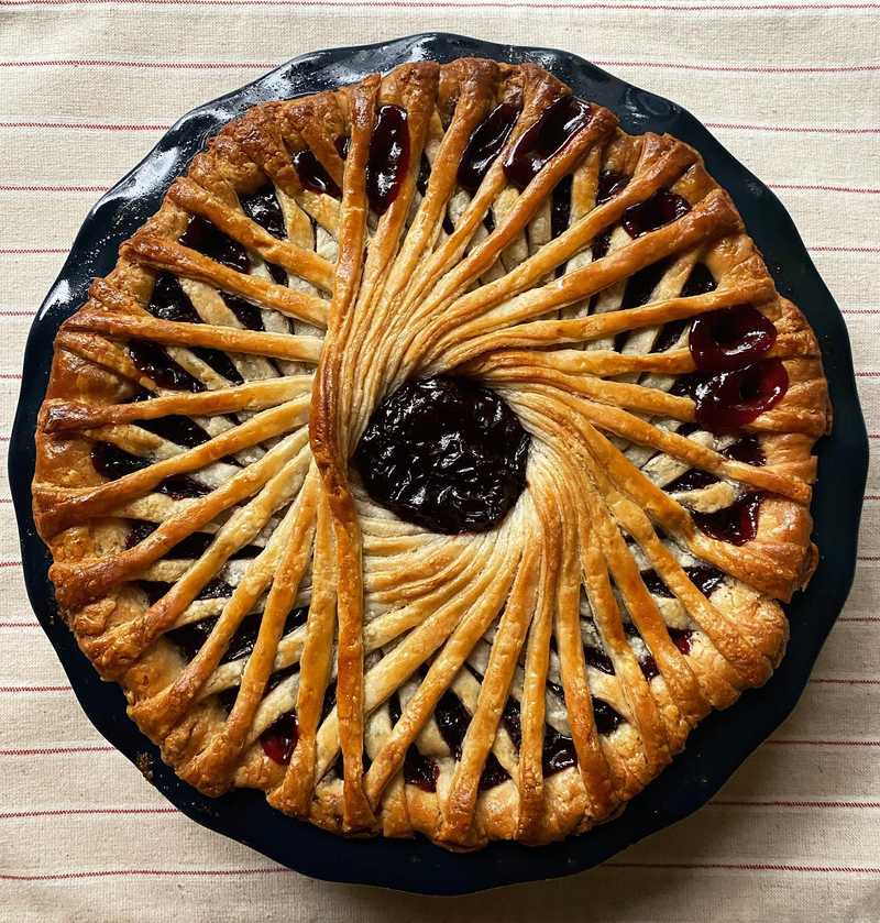 pi day means you gotta make it  geometrical too
.
.
.
.
.
#pieometry #thebookonpie #homemadepie #cherrypie #piday2021