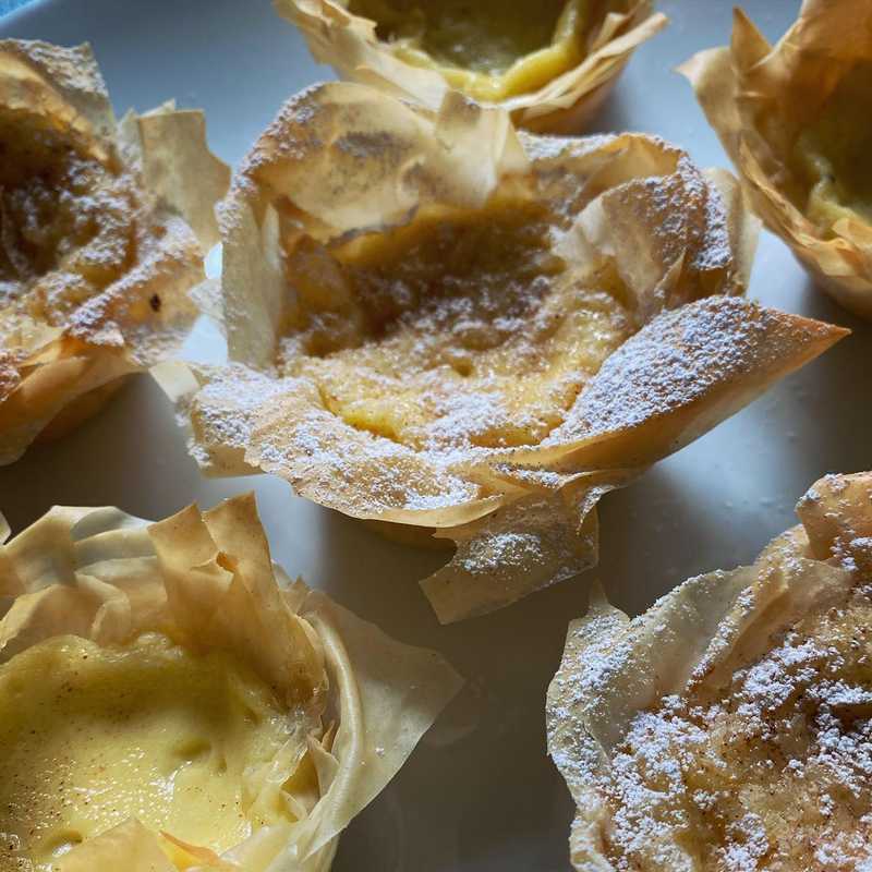 Phyllo can be sweet too! Mini regular and coconut custards
.
.
.
.
.
#thebookonpie #minipies #homemadedesserts #custard #dessertoftheday #coconutcustard
